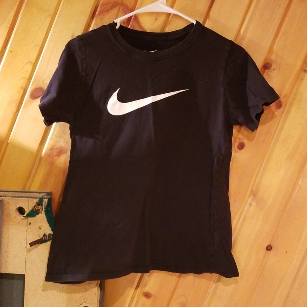 Nike tee